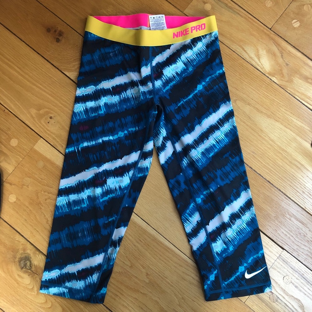 Nike Pro Abstract Cropped Leggings